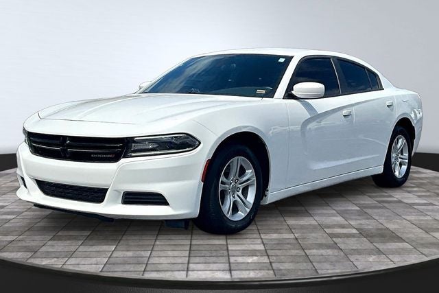 2018 Dodge Charger SXT in White Knuckle Clearcoat — front three-quarter view