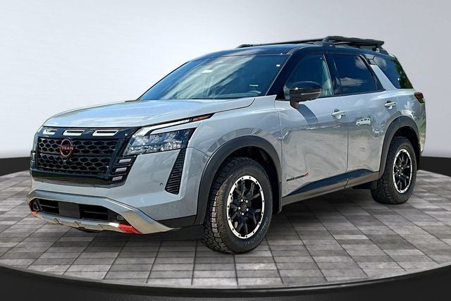 2026 Nissan Pathfinder Rock Creek in Boulder Gray/Super Black — front three-quarter view