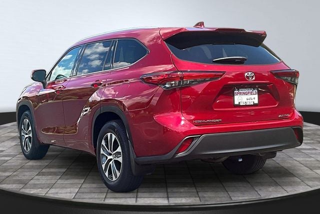 2022 Toyota Highlander — interior view